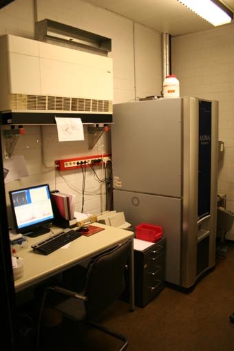 Axima Resonance MALDI mass spectrometer
