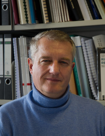 Prof. Dr. Robert E. Dinnebier
