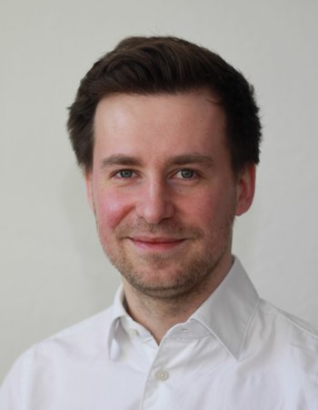 Dr. Filip Podjaski