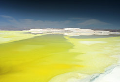 Eine Quelle für Lithium: Aus dem Salzsee Salar de Atacama in der chilenischen Atacama-Wüste wird ein Salz des leichtesten Alkali-Metalls gewonnen, das Batterien besonders leistungsfähig macht.