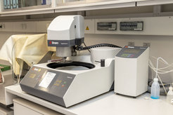 TegraPol-35 plus TegraForce 5 half-automaticgrinding and polishing device (Struers)