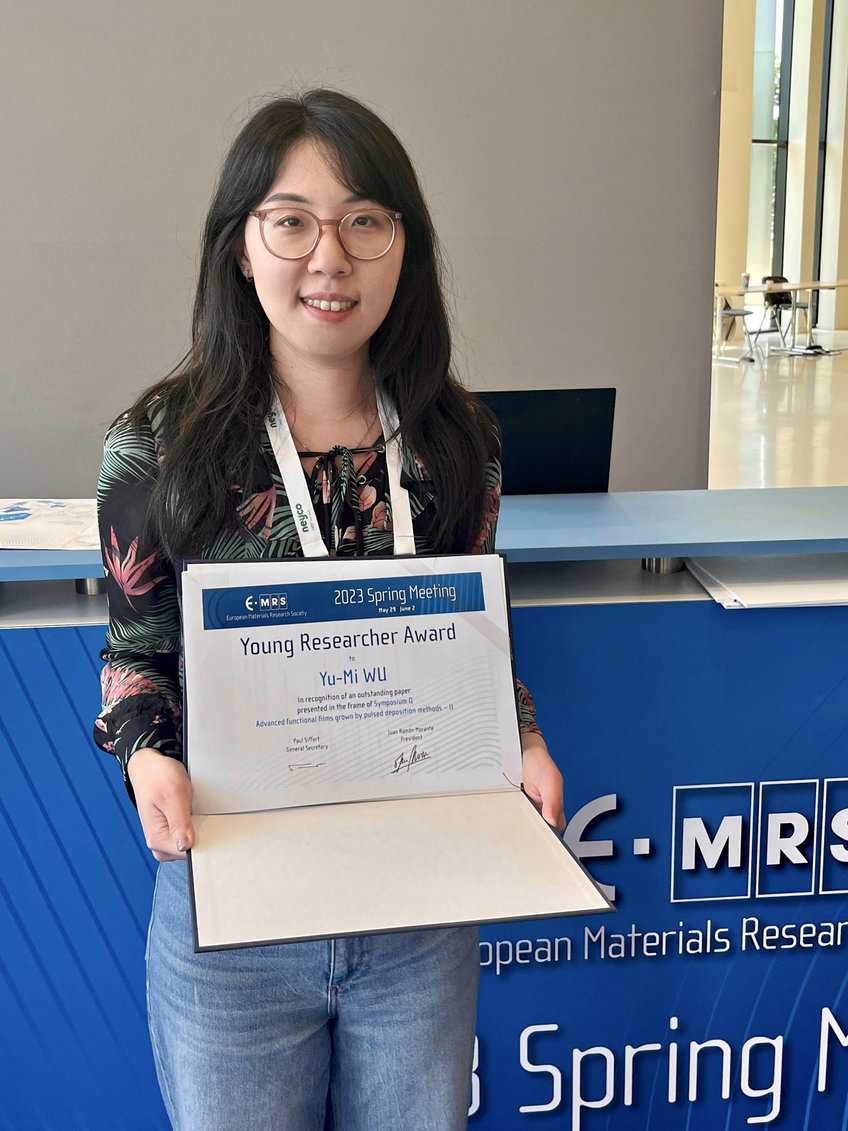 Award for the StEM participation at the European Materials Research Society (E-MRS) 2023 Spring Meeting Photo of Yu-Mi Wu with her certificate