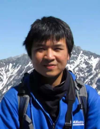Dr. Kelvin Anggara