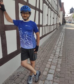 Giovanni auf einer Fahrradtour in der Nähe unseres Instituts.