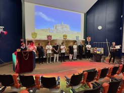 Mittelalterlich geschmückter Hörsaal